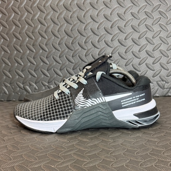 Nike Shoes - Nike Metcon 8 Training Shoes Women’s Size 8.5 Black EUC!